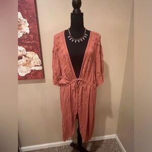 Maurice’s Dusty Coral Embroidered Kimono, size XXL